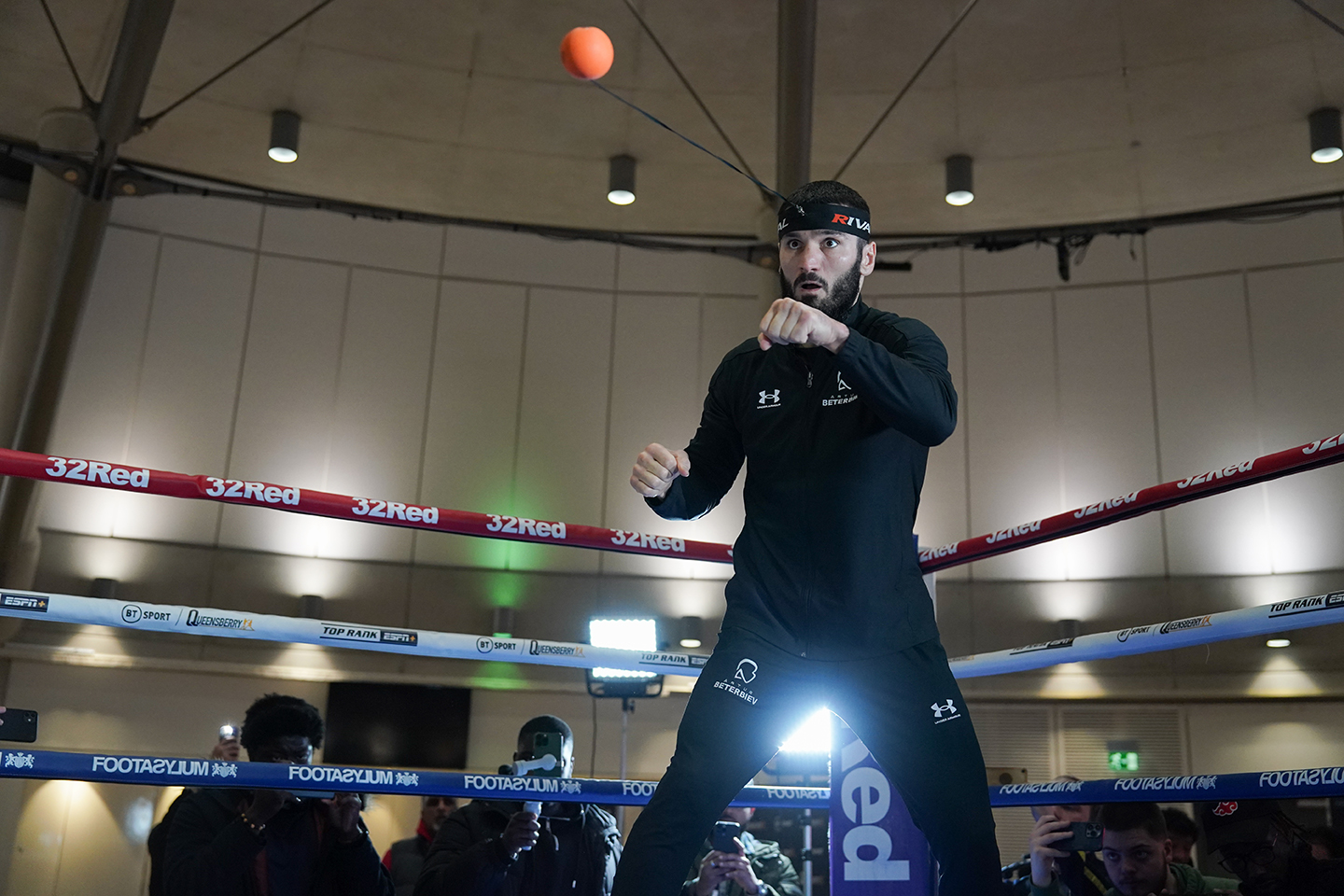 Media Workout Notes and Photos Light Heavyweight King Artur Beterbiev Readies for London Showdown Against Anthony Yarde